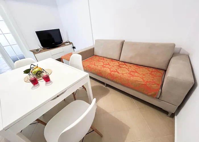 Adriatic Charm Haven E73 Golem (Tirana)