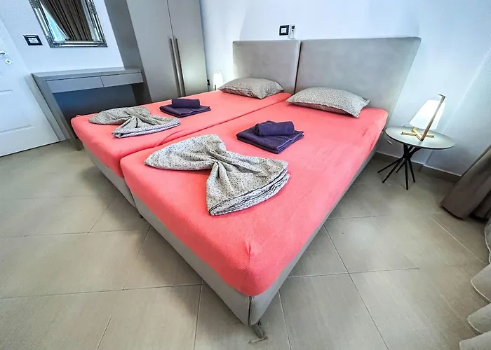 Adriatic Charm Haven E73 Golem (Tirana)