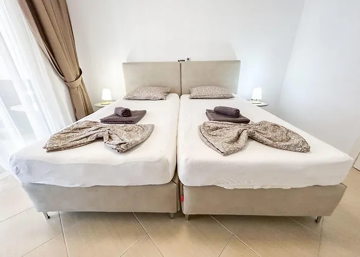 Adriatic Charm Haven E73 * Golem (Tirana)